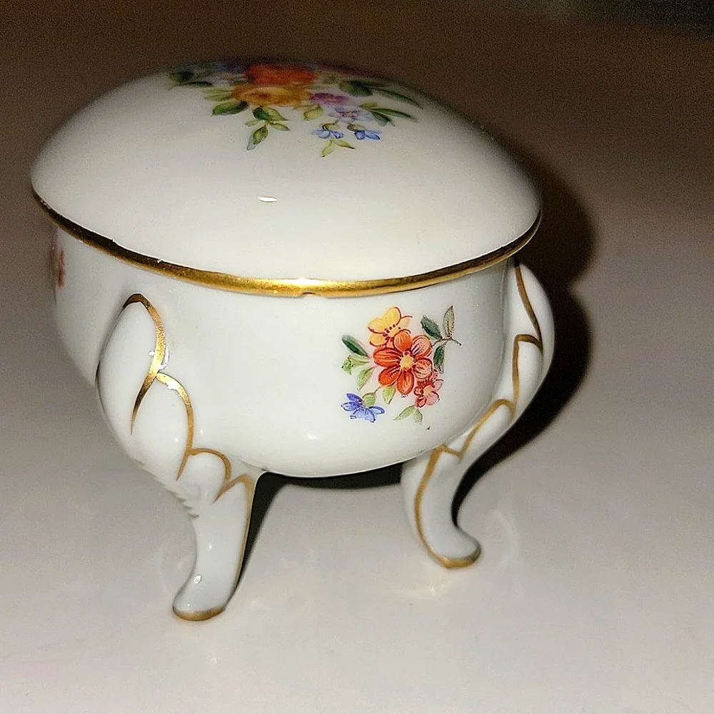 JIMENAU GRAF VON HENNEBERG  PORCELAIN TRINKET DISH WITH LID - Picture 11 of 12